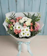 Букет цветов из:  Розы, Лизиантусы и Хризантемы в Залукокоаже