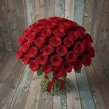 Букет 55 Красных роз Фридом #REPLACE_PRED# Залукокоаже