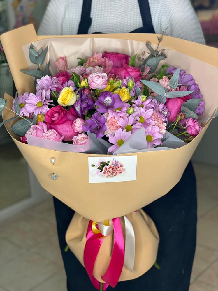 Букет цветов из: Хризантемы, Гвоздики и Альстромерии в Залукокоаже