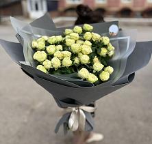 Букет Белые кустовые розы Солинеро в Залукокоаже