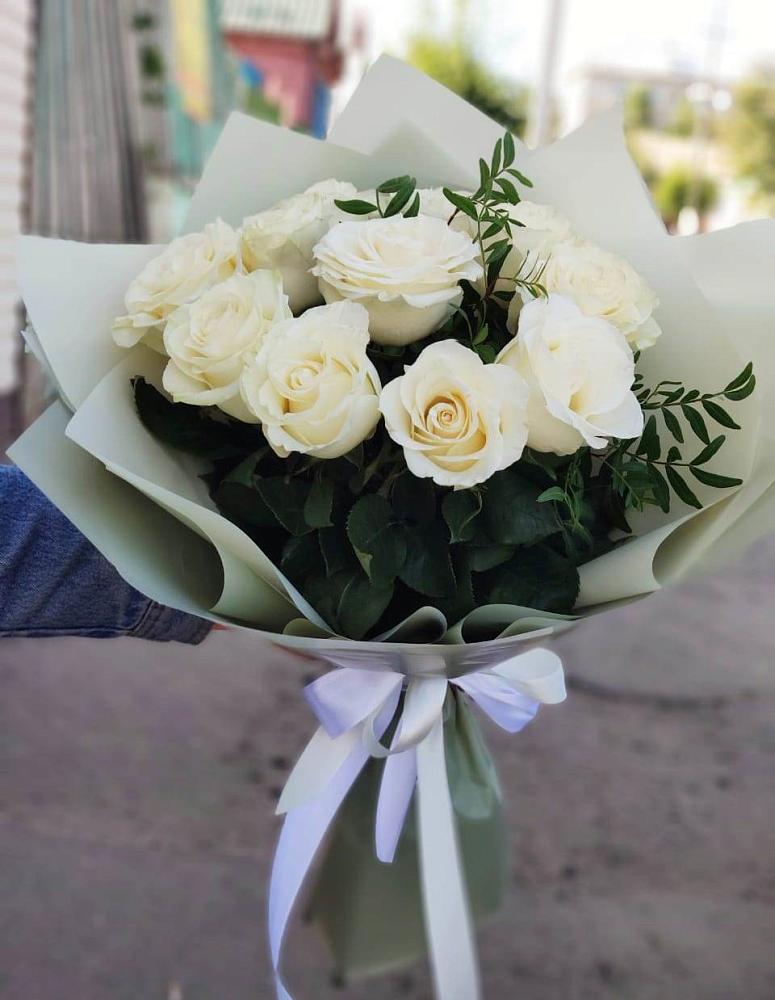 Букет Белые розы Проуд в Залукокоаже