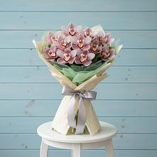 Букет цветов из:  Орхидеи и Розы в Залукокоаже
