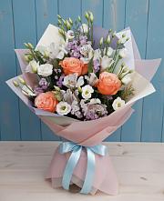 Букет цветов из:  Лизиантусы, Розы, Альстромерии и Гипсофила в Залукокоаже