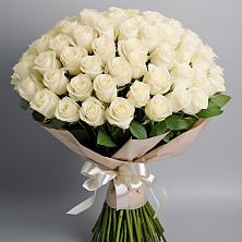 Букет 101 беля роза Белоснежка в Залукокоаже
