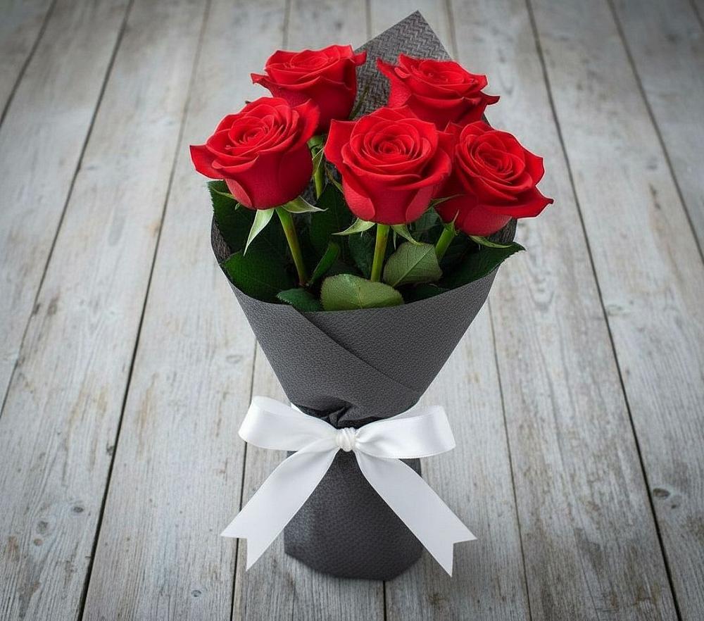 Букет 5 Красных роз Эдлесс Лав в Залукокоаже