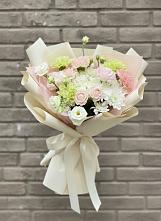 Букет цветов из:  Гвоздики, Розы, Лизиантусы и Хризантемы #REPLACE_PRED# Залукокоаже
