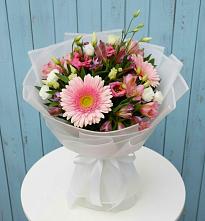 Букет цветов из:  Герберы, Альстромерии и Лизиантусы в Залукокоаже