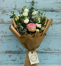 Букет цветов из:  Розы и Лизиантусы в Залукокоаже