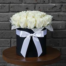 Цветочная композиция из Розы в шляпной коробке в Залукокоаже